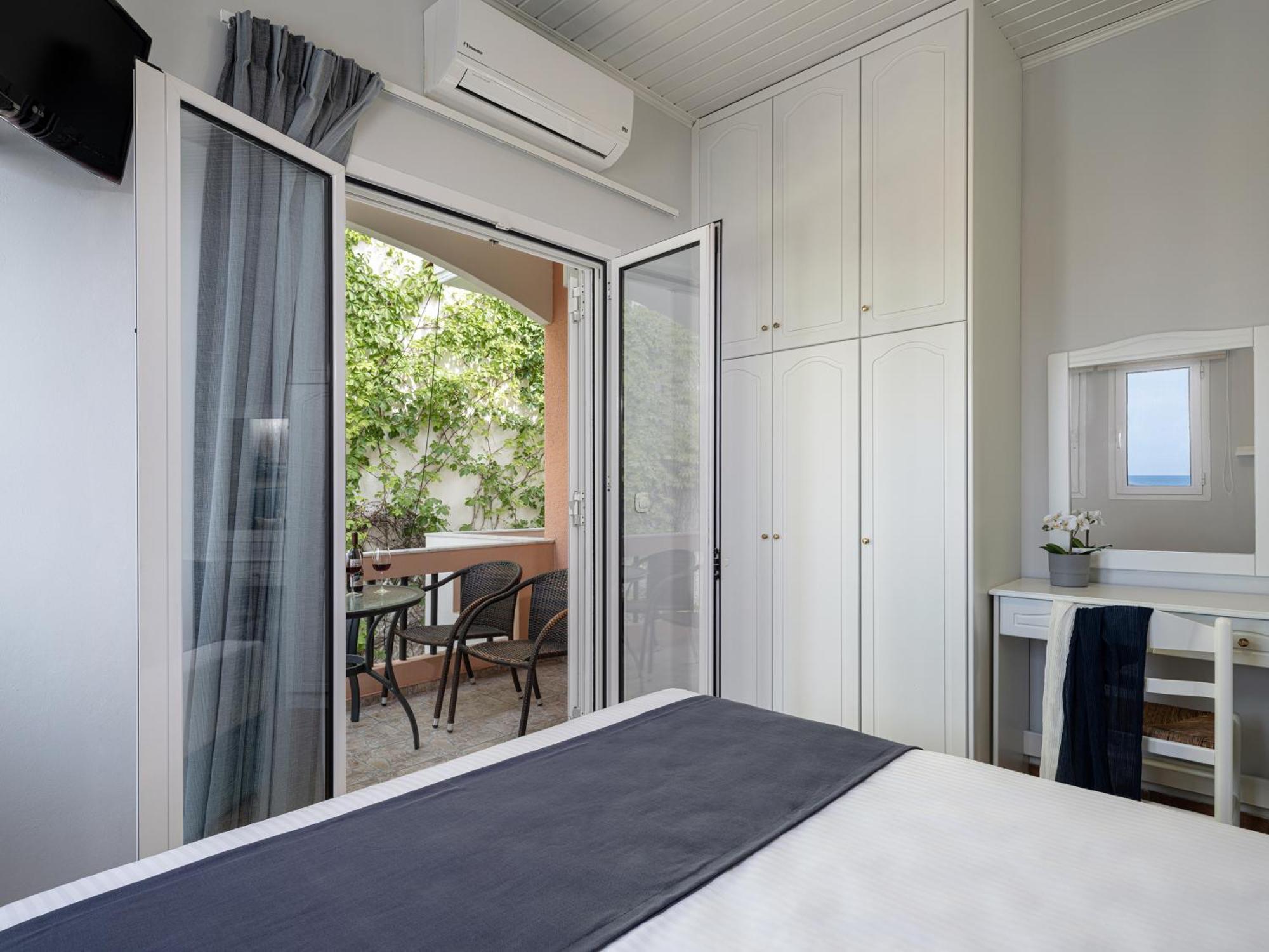 Elena Seafront Luxury Apartments Almirida Buitenkant foto