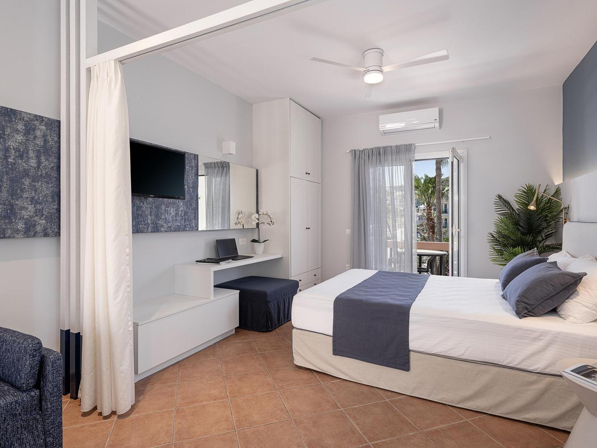 Elena Seafront Luxury Apartments Almirida Buitenkant foto